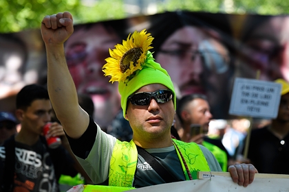 Во Франции начали задерживать людей на возобновившихся акциях «желтых жилетов»