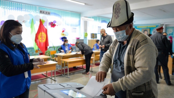 На выборах в Киргизии побеждают провластные партии