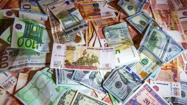 Почти 80% вкладчиков в России не имеют накоплений в валюте